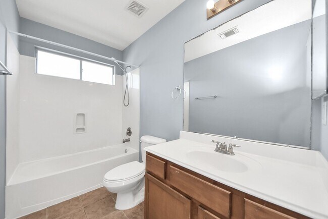 Building Photo - 14423 Hillard Green Ln