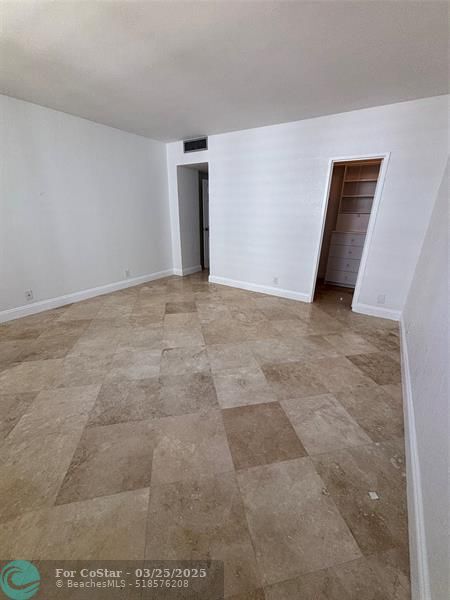 Building Photo - 4250 Galt Ocean Dr