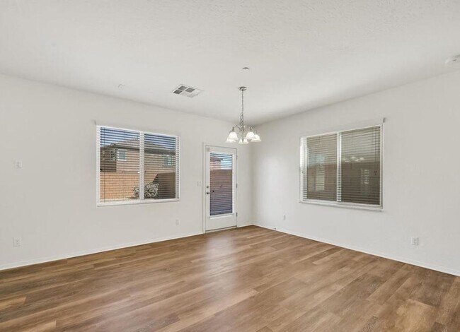 Building Photo - 614 Taliput Palm Pl