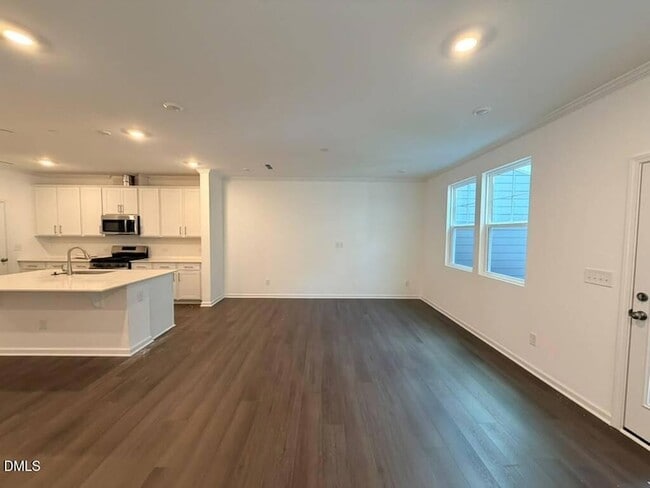 Building Photo - 228 Deercroft Dr
