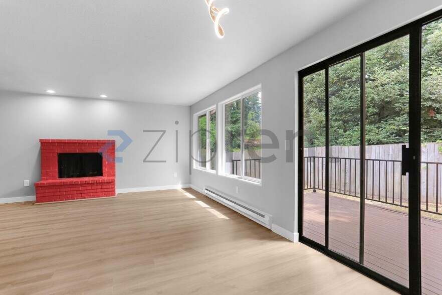 Building Photo - Unit