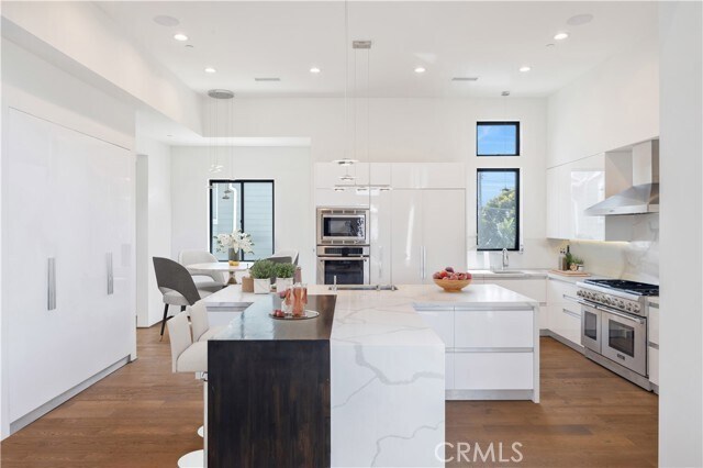 Building Photo - 332 Avenue E