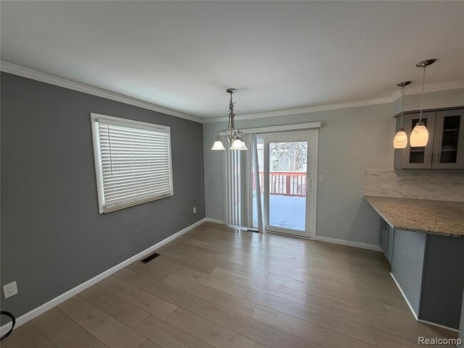 Building Photo - 115 Linhart St