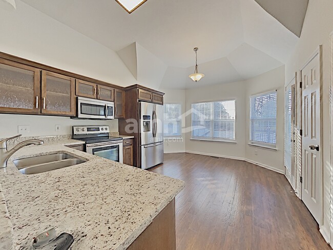 Building Photo - 434 Parrish Hill