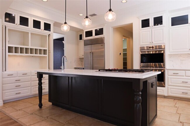 Building Photo - 7228 Oak Shores Dr