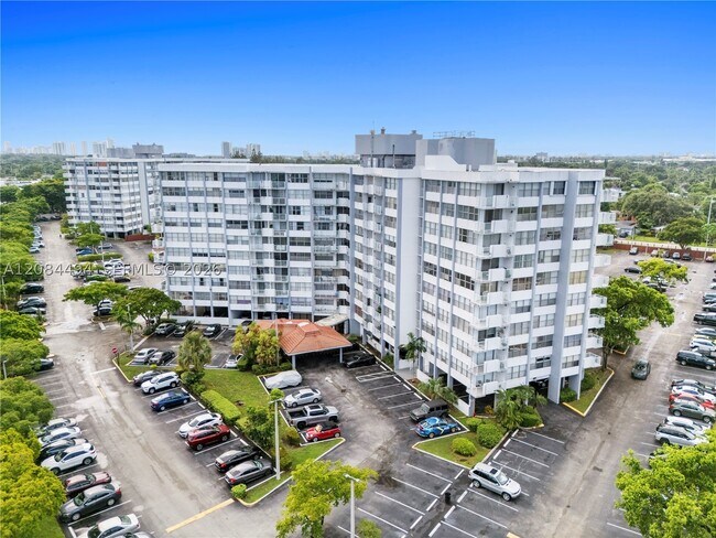 Building Photo - 1200 NE Miami Gardens Dr