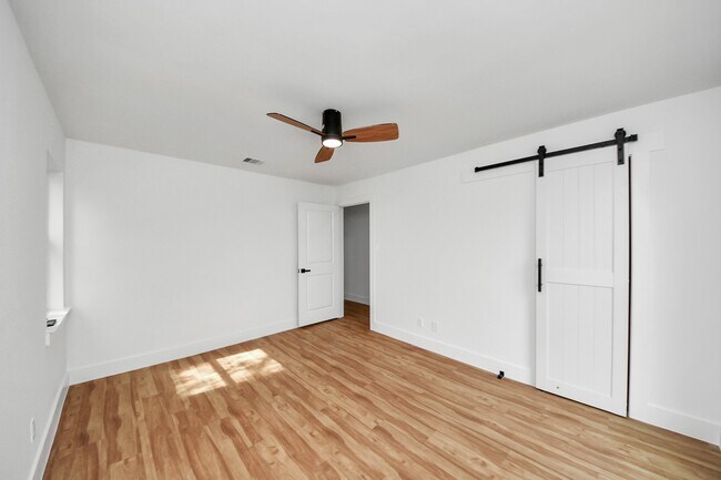 Building Photo - 6249 Locke Ln