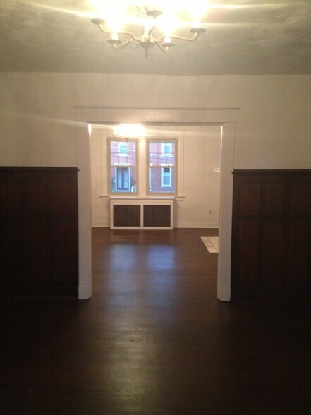 Building Photo - 5905 Stanton Ave