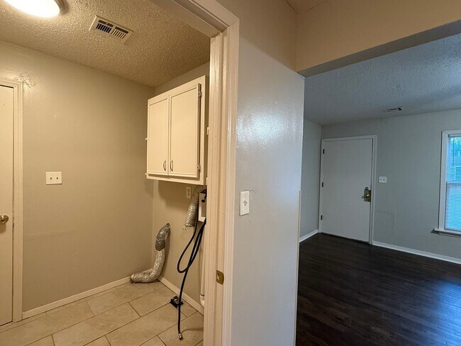Building Photo - 4509 S Handley Ave