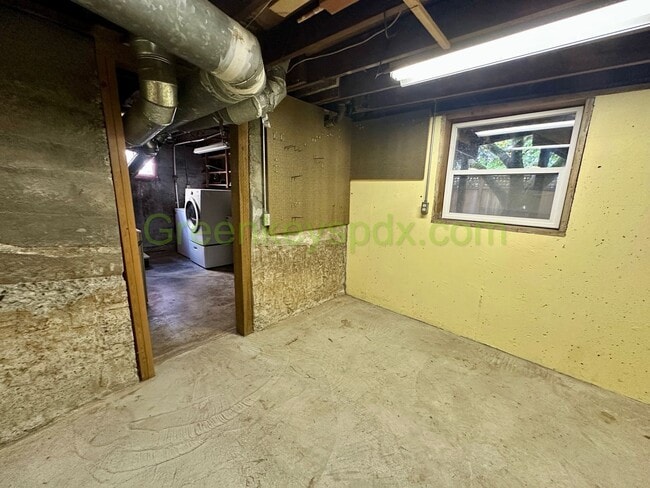 Building Photo - Cute 2-Bedroom Cottage by OHSU on the Hill...