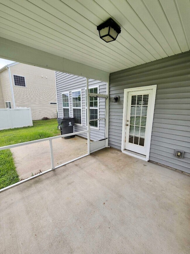 Building Photo - 422 Moss Pond Rd
