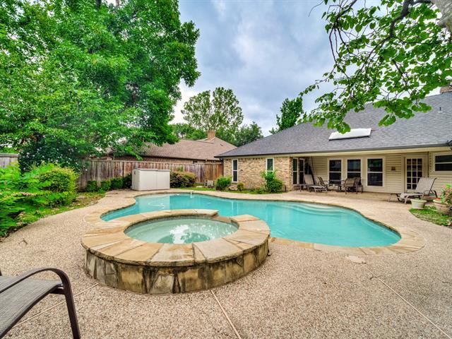Building Photo - 7315 Debbe Dr