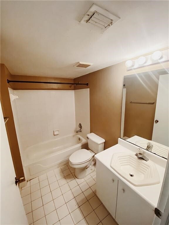 Building Photo - 5580 NW 61st St