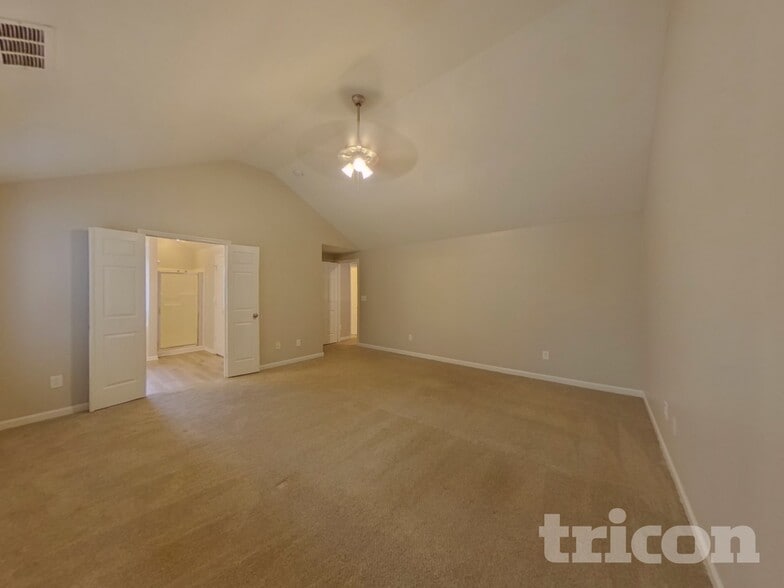 Building Photo - 920 Grass Hollow Ct