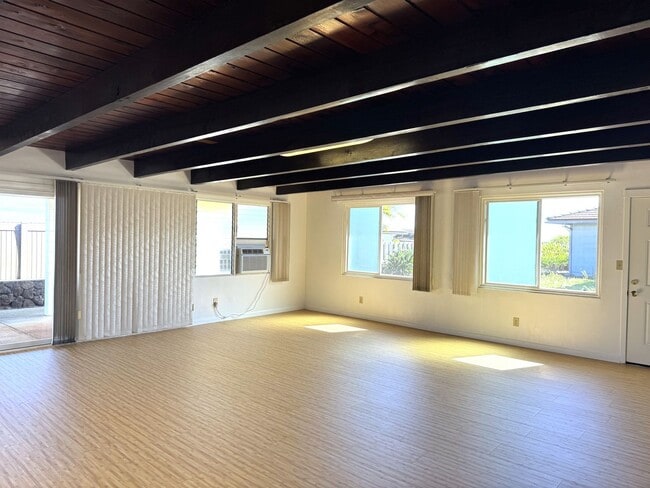 Building Photo - Newtown - Upgraded 3 bedroom, 2 bath singl...