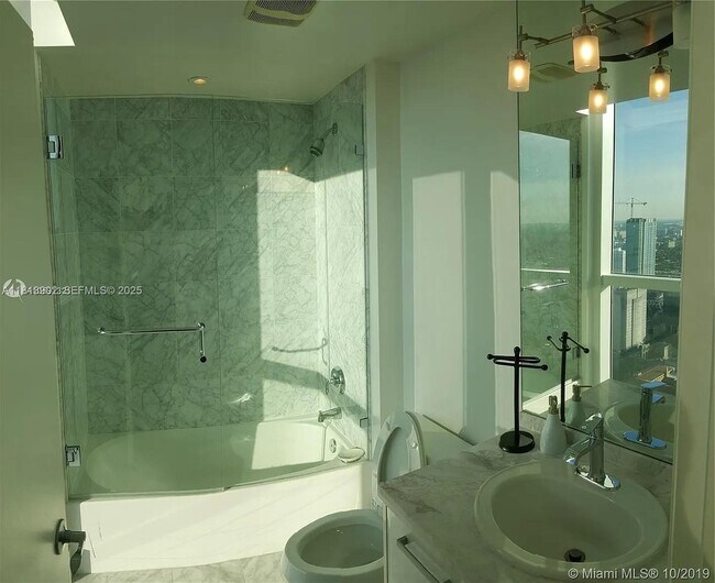 Building Photo - 253 NE 2nd St