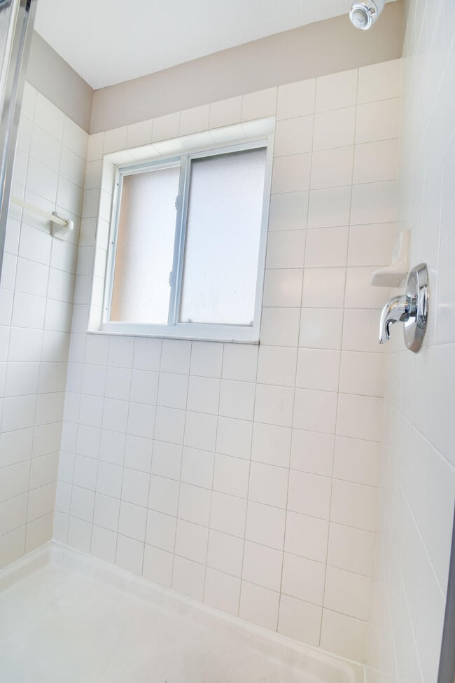 Building Photo - 6125 Eaton St