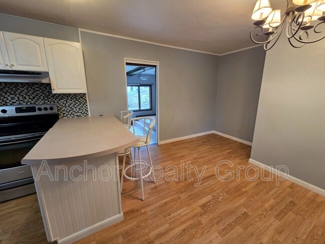 Building Photo - 14 Al St