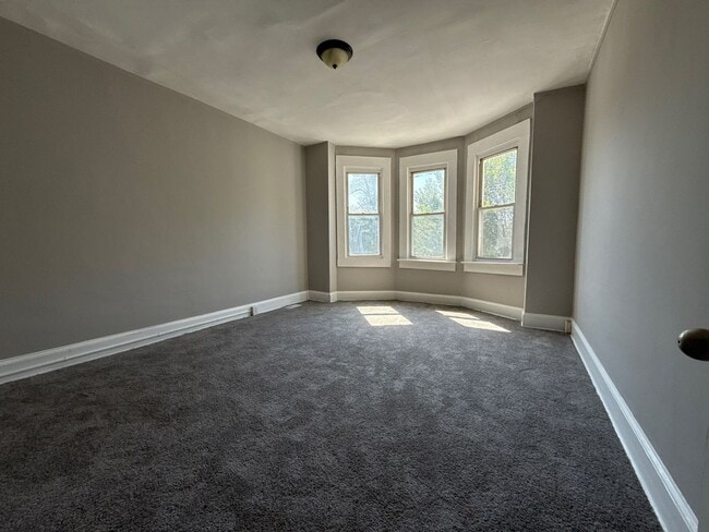Building Photo - Three Bedroom Home In Baltimore With Park ...