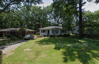 Building Photo - 105 Vintage Ave