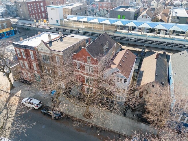 Building Photo - 2011 W Cullerton St