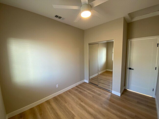 Building Photo - 5225 Tipton St
