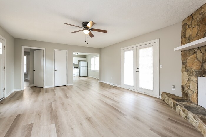 Building Photo - 421 Sellwood Cir