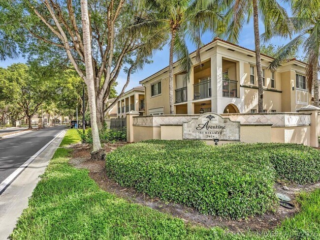 Building Photo - 2433 Centergate Dr