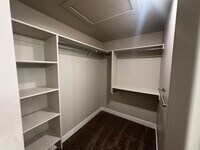 Building Photo - 1607 Stark Dr