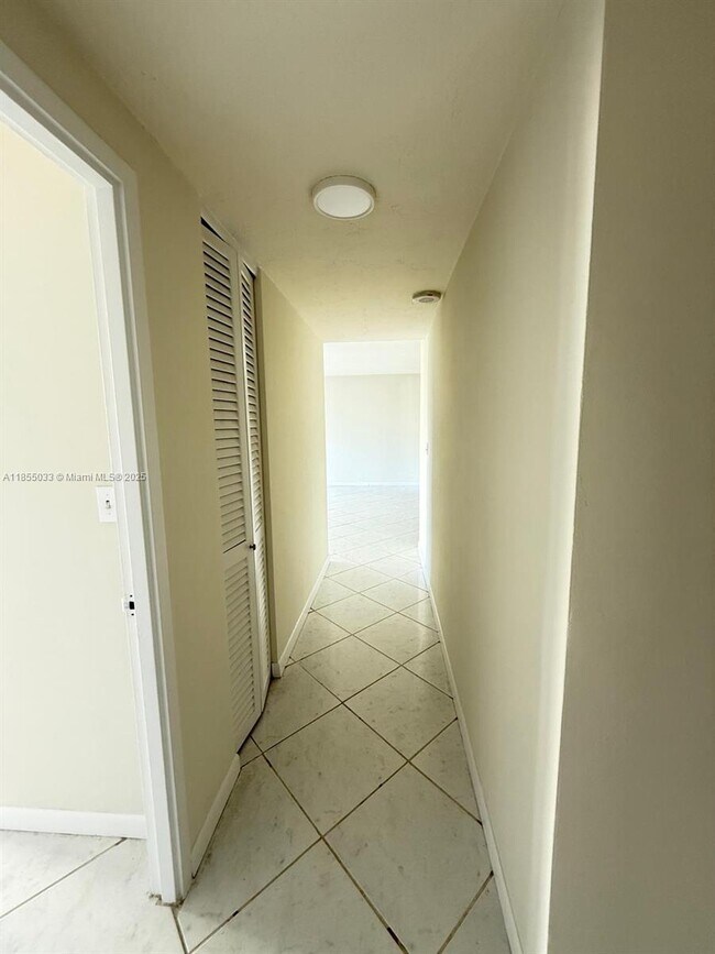 Building Photo - 2451 Brickell Ave