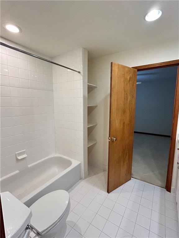 Building Photo - 115 Nesbit Ferry Pl