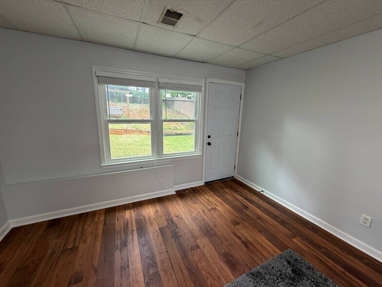 Building Photo - 1772 Ascot Run NW
