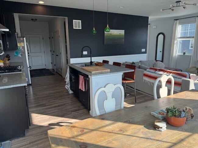 Building Photo - New 3BR Townhome in Mitchell Creek Canyon ...