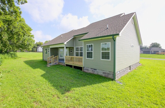 Building Photo - 133 Riverbend Dr