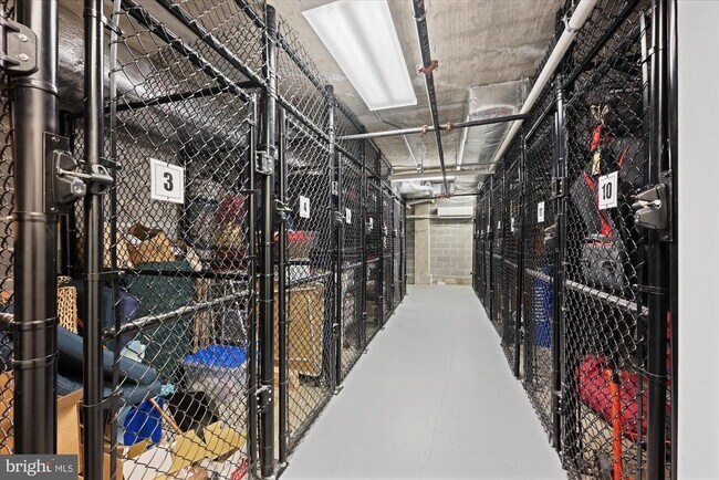 Building Photo - 4915 Hampden Ln