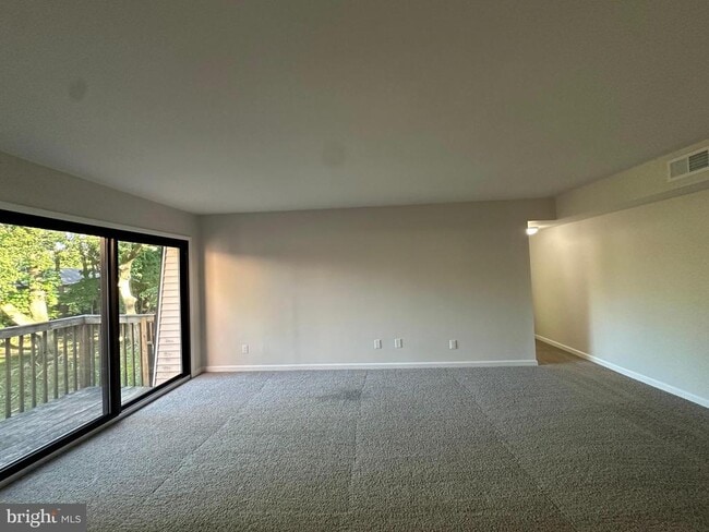 Building Photo - 812 Meadow Woods Ln