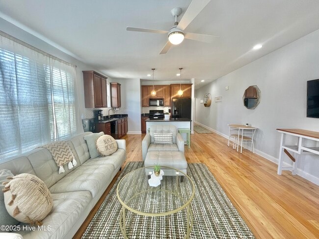 Building Photo - 1306 Snapper Ln