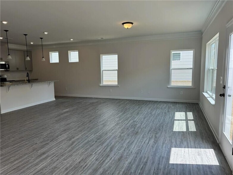 Building Photo - 423 Perth Dr