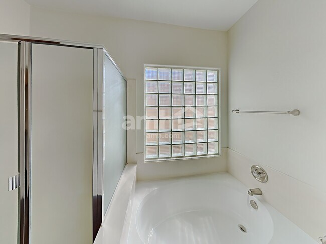 Building Photo - 5383 W Elgin St