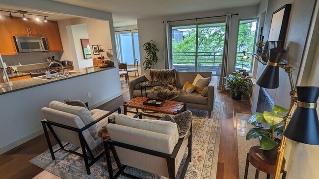 Building Photo - 2145 Dexter Ave N