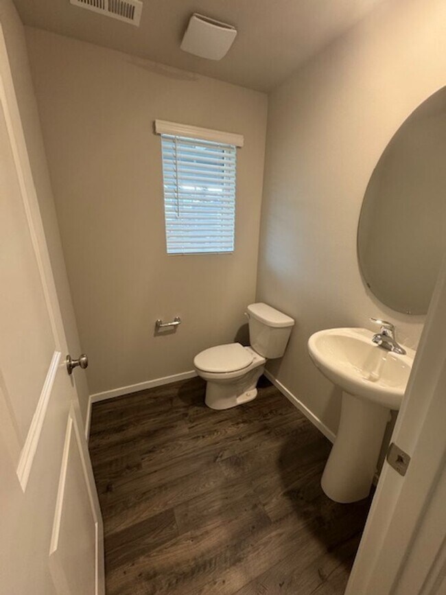 Building Photo - Brand New 2025 Home in Bakerview