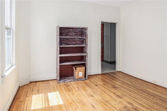 Building Photo - 4727 5th Ave