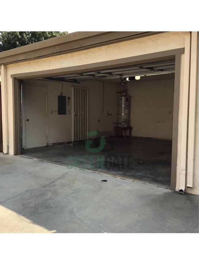 Building Photo - 941 Claremont Ct