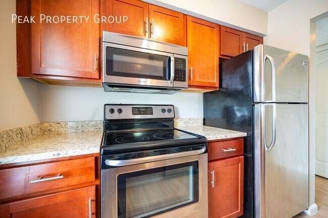 Building Photo - 955 Quay Ave