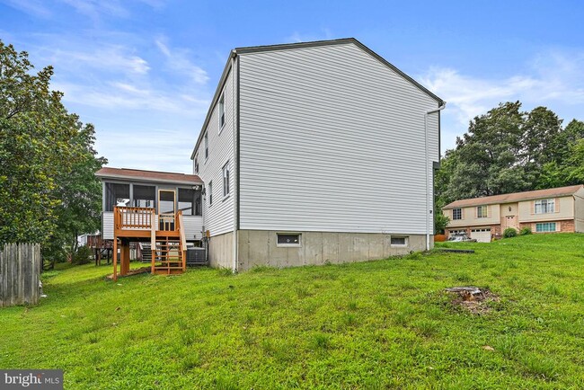 Building Photo - 9409 Mirror Pond Dr