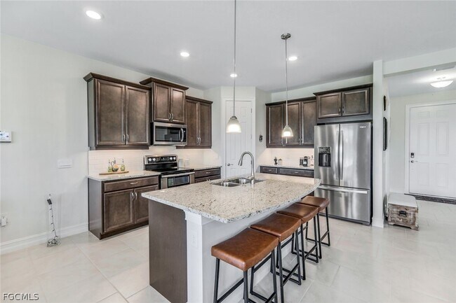 Building Photo - 421 Coral Reef Pl