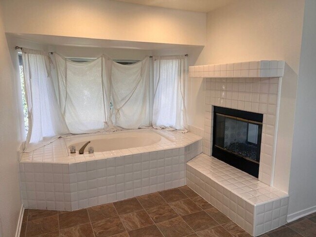 Building Photo - Exceptional Viborg Estates Home Near Downtown Solvang