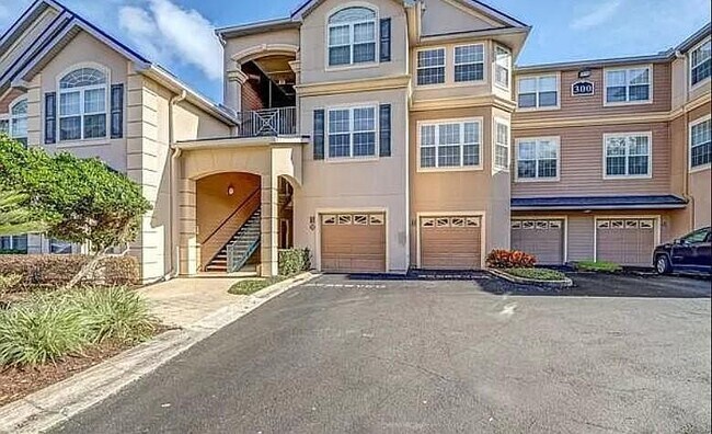 Building Photo - 13810 Sutton Park Dr N