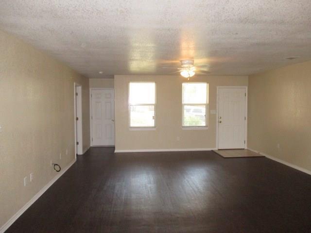 Building Photo - 3/2/2 Old Granbury Estates! Very nice home...