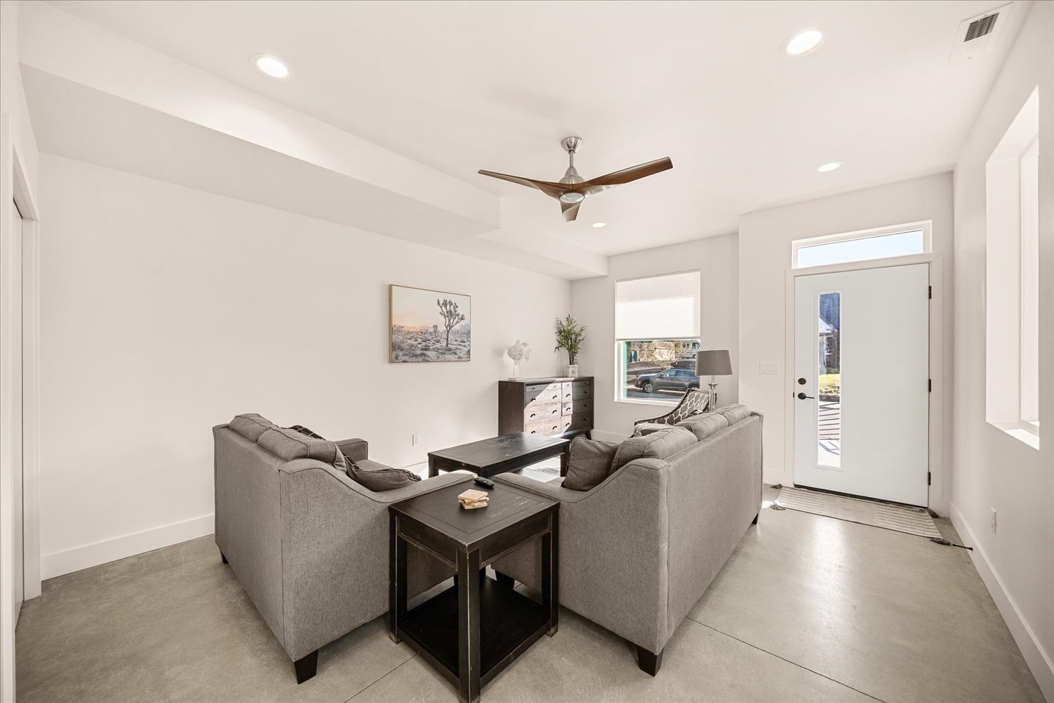 Building Photo - 3201 E 30th Ave